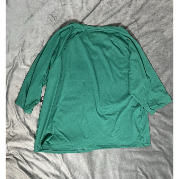 City Streets Women's 2X Green Shine Bright Holiday Graphic Long Sleeve T-Shirt - Picture 7 of 9